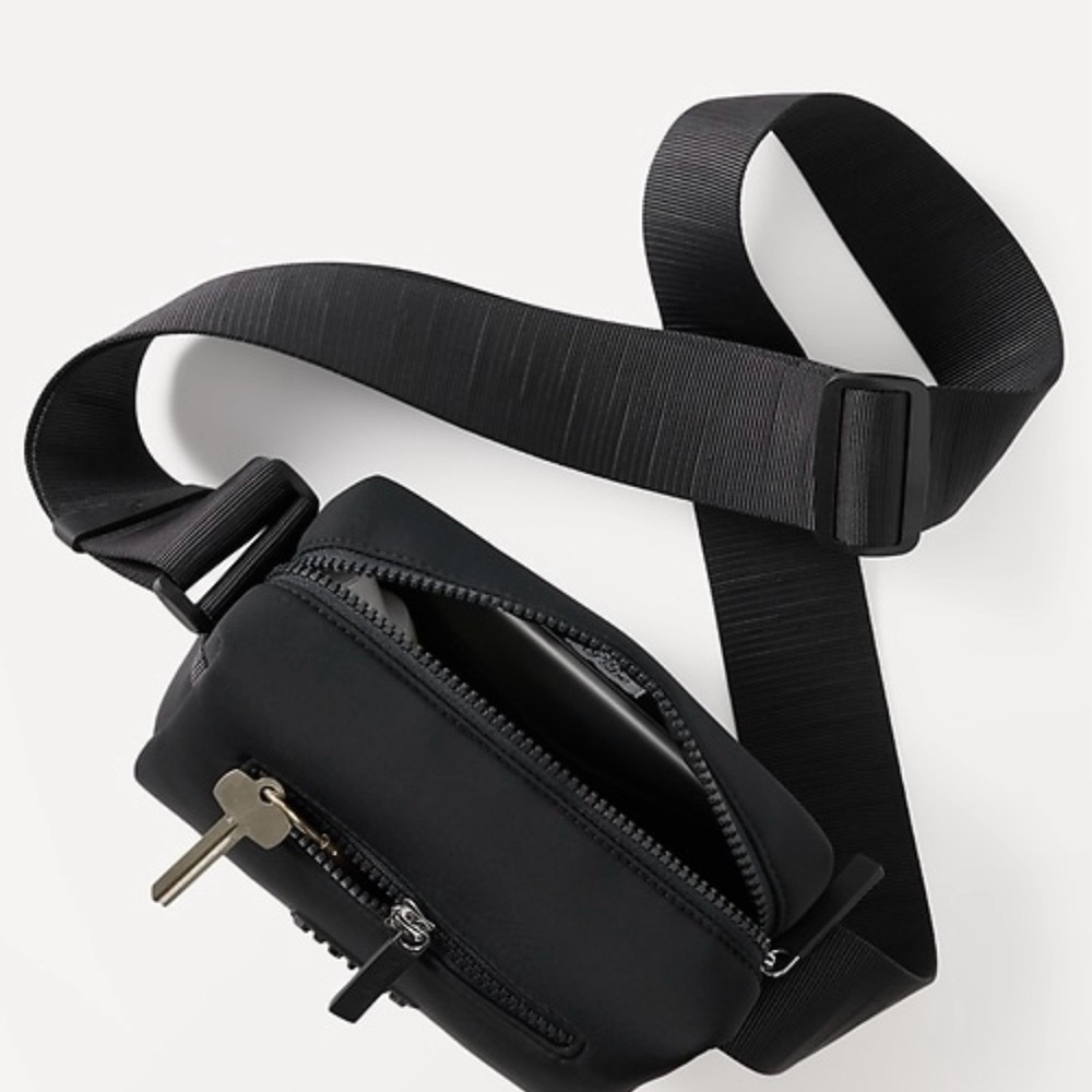 Athleta Black Crossbody Bag - Picture 3 of 6